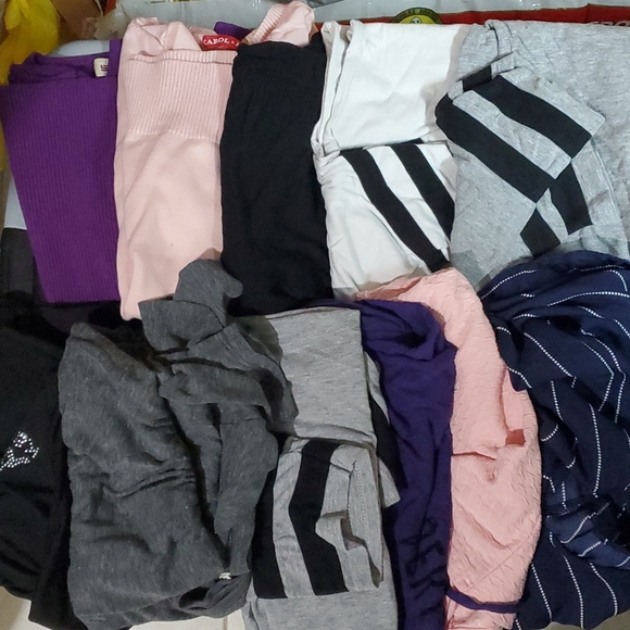 $1 bundle box (11 items) tees tops long sleeves blouse - Picture 1 of 4